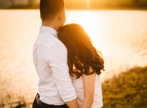 couple making up after learning to manage conflict at thrive therapy in tampa florida