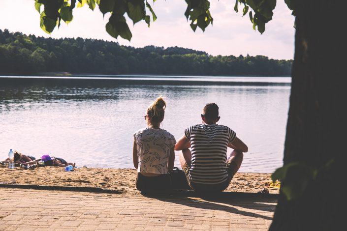 couple in tampa florida discussing divorce