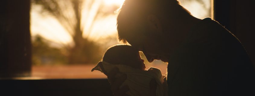 father getting ready to attend bringing baby home workshop