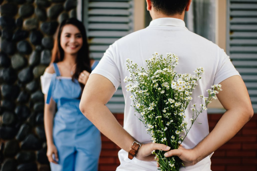 couple doing small things often thrive therapy tampa florida
